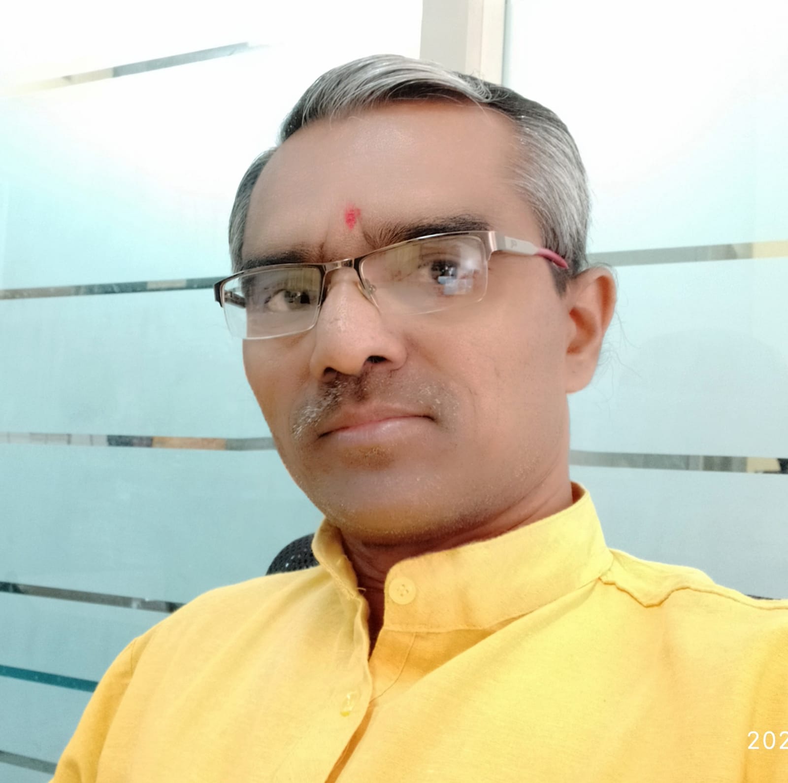 दिन विशेष : डॉ. परशुराम की हिंदी कविता का मराठी अनुवाद — प्रो. धन्यकुमार द्वारा।