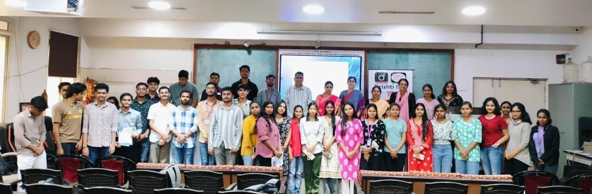 हिंदी विभाग, मॉडर्न महाविद्यालय, गणेशखिंड में आयोजित एमपीएससी यूपीएससी परीक्षा हेतु व्याख्यान संपन्न